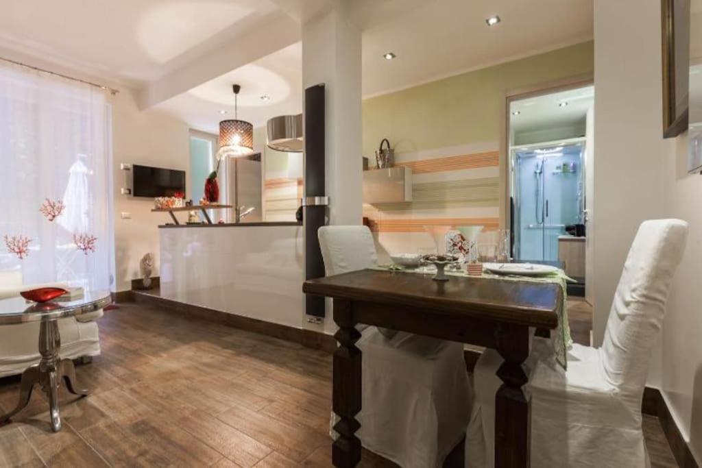 Lily'S - Near Harbor And Downtown With Terrace - Italy Flat Vacation Apartment Genoa Exterior photo