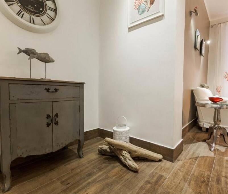 Lily'S - Near Harbor And Downtown With Terrace - Italy Flat Vacation Apartment Genoa Exterior photo