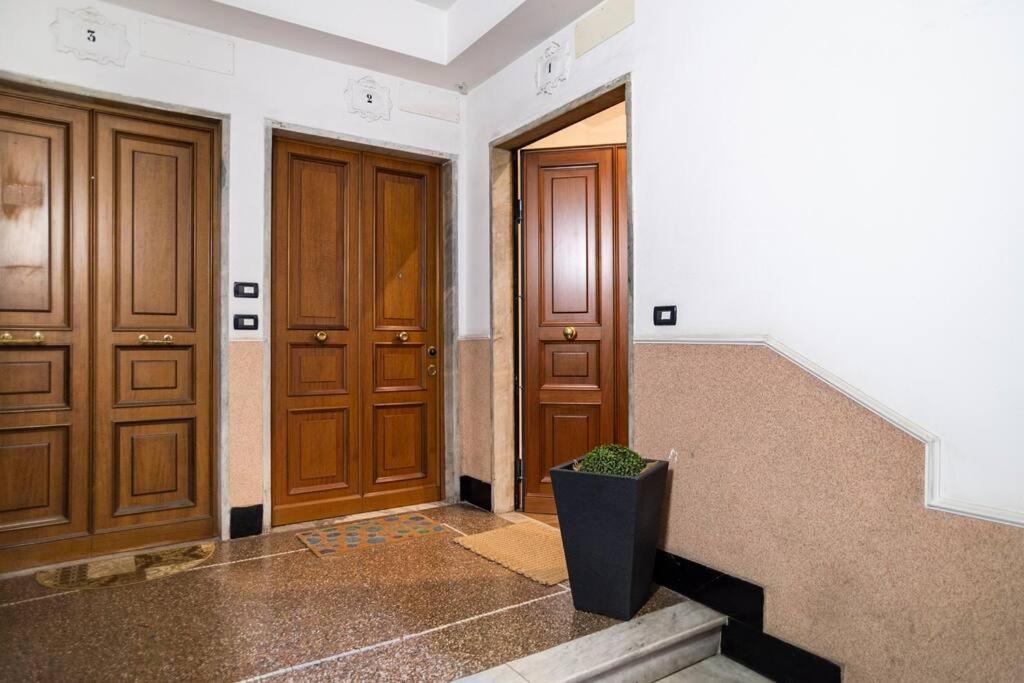Lily'S - Near Harbor And Downtown With Terrace - Italy Flat Vacation Apartment Genoa Exterior photo